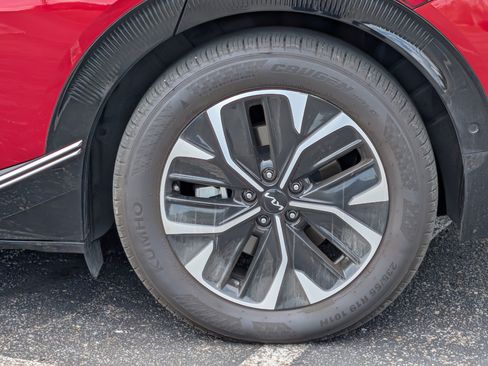 Certified 2023 Kia EV6 Wind w/ Wind Technology Package AWD/4WD image 15