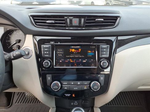 Used 2022 Nissan Rogue Sport SL image 10