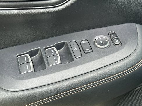 Used 2024 Honda HR-V Sport image 12