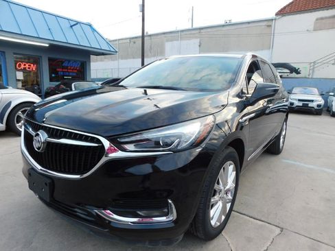 Used 2018 Buick Enclave Premium w/ Experience Buick Package image 3