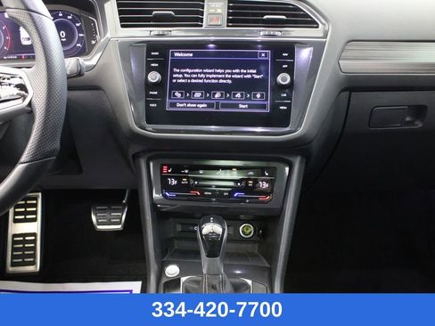Certified 2022 Volkswagen Tiguan SEL R-Line image 22