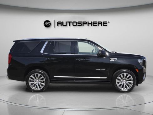 Used 2021 GMC Yukon Denali w/ Denali Premium Package image 11