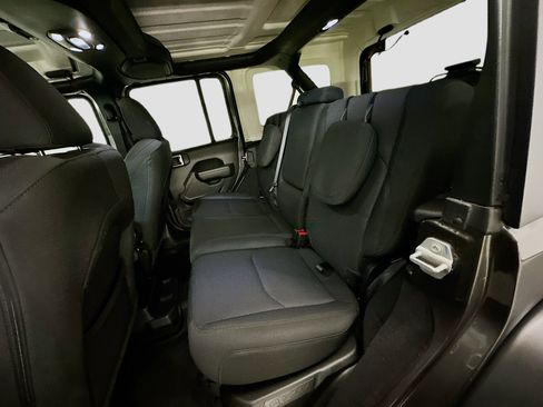 Used 2023 Jeep Wrangler Unlimited w/ Cold Weather Group AWD/4WD image 28