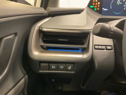 Used 2024 Toyota Prius XLE AWD/4WD image 12