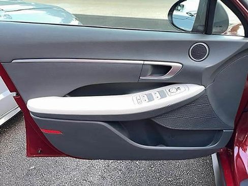 Used 2023 Hyundai Sonata SE FWD image 10