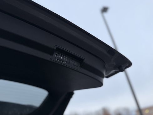 Used 2023 Ford Explorer XLT image 30