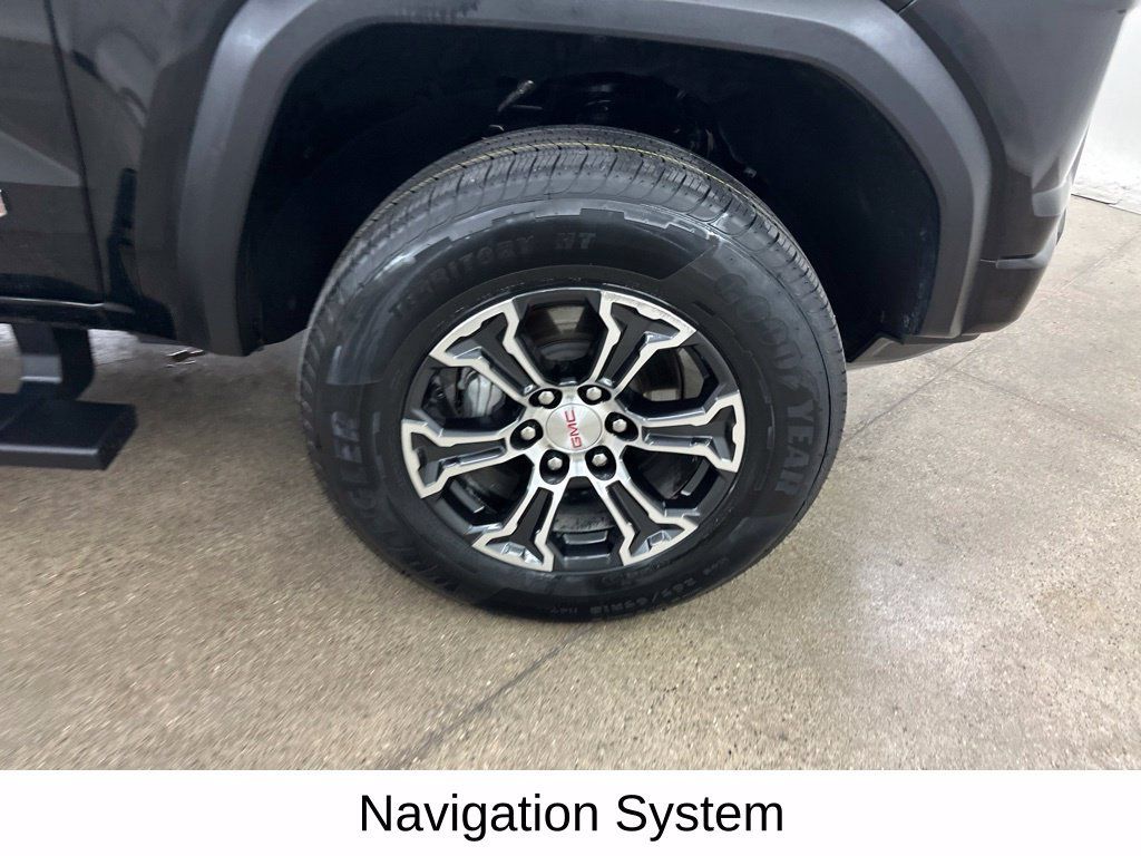 Used 2024 GMC Canyon AT4 w/ AT4 Premium Package AWD/4WD image 17