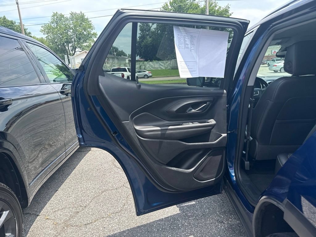 Used 2023 GMC Terrain SLT AWD/4WD image 9