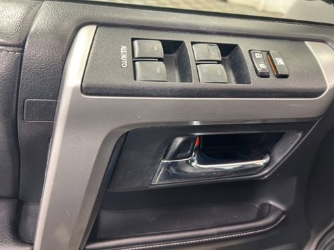 Used 2016 Toyota 4Runner SR5 image 13