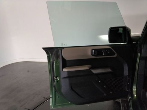 Used 2023 Ford Bronco Wildtrak image 29