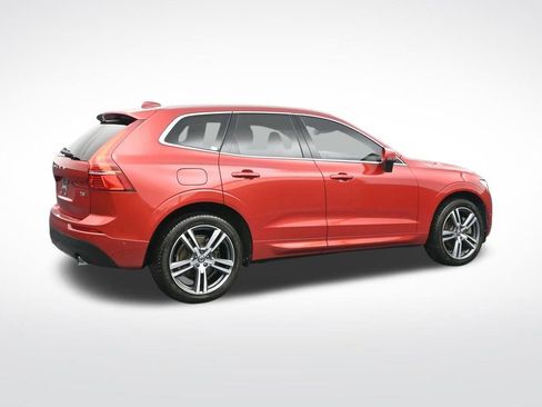 Used 2018 Volvo XC60 T6 Momentum w/ Advanced Package image 12