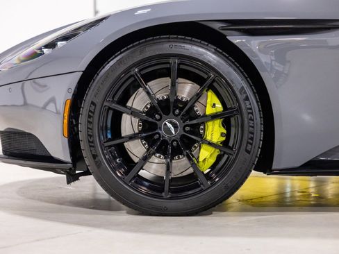 Used 2019 Aston Martin DB11 AMR image 20