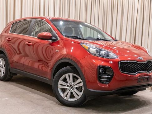 Used 2019 Kia Sportage LX image 2