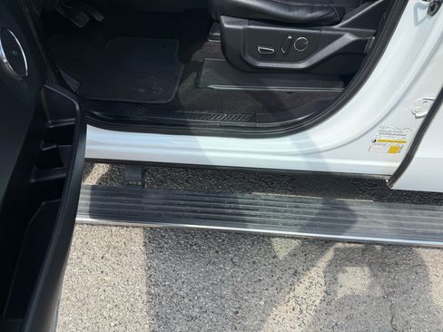 Used 2019 Ford Expedition Max Limited image 10