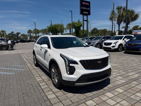 Used 2019 Cadillac XT4 Premium Luxury w/ Driver Awareness Package FWD image 4