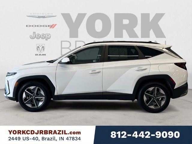 Used 2025 Hyundai Tucson SEL FWD image 2