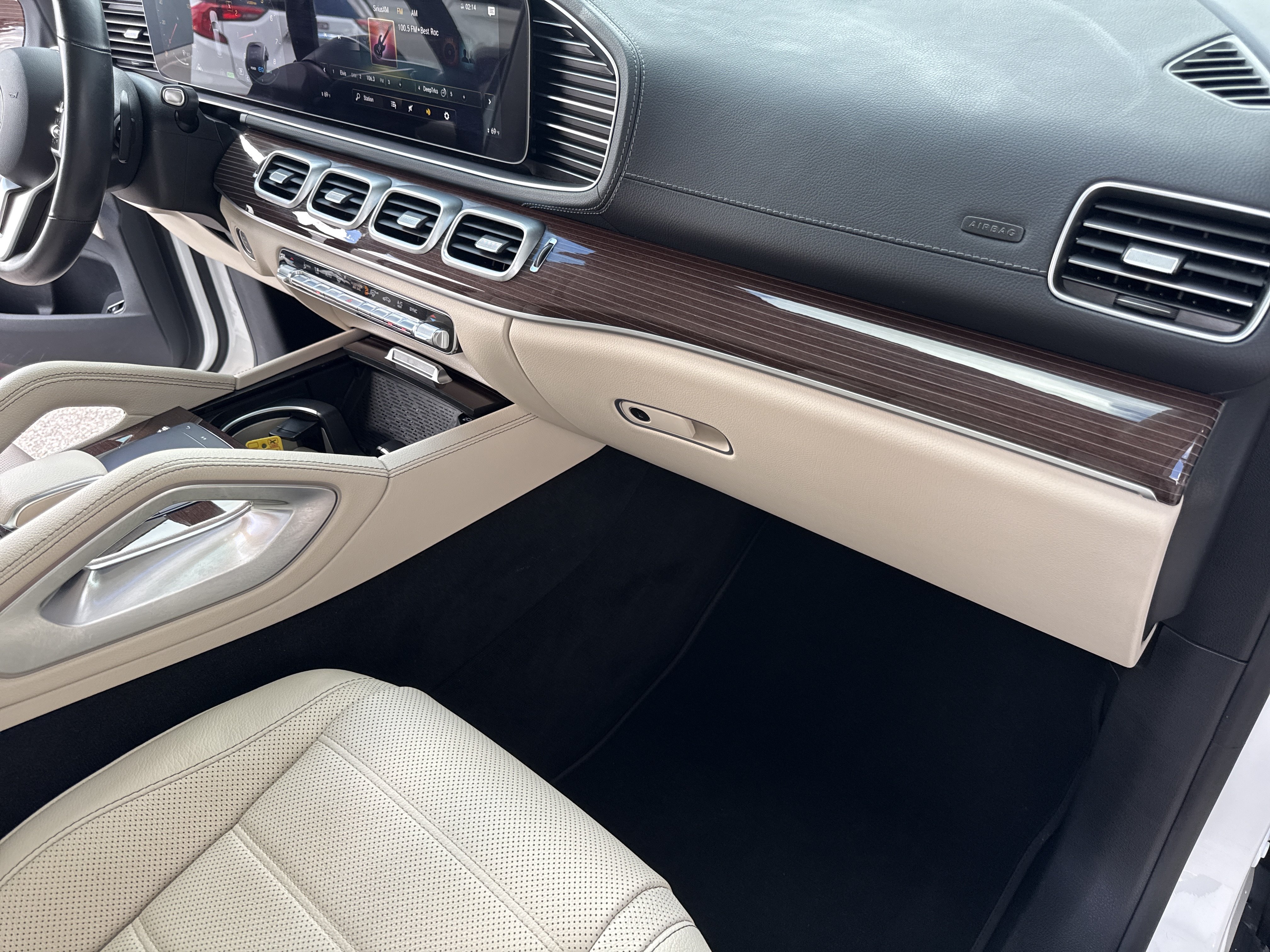 Used 2021 Mercedes-Benz GLS 450 4MATIC image 16