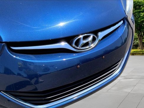 Used 2015 Hyundai Elantra SE FWD image 29
