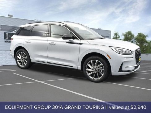 New 2026 Lincoln Corsair Grand Touring AWD/4WD image 3