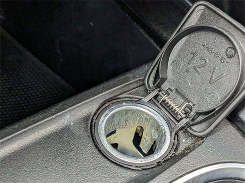 Used 2023 Mercedes-Benz GLA 250 4MATIC image 25