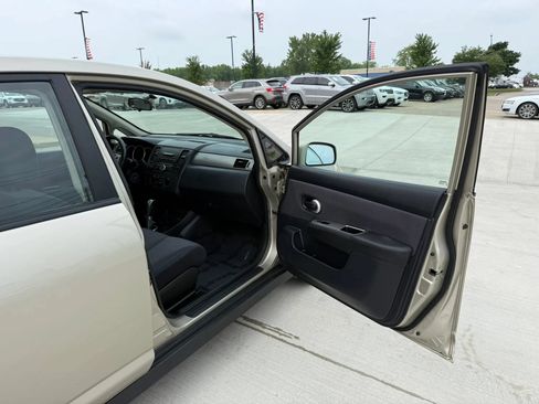 Used 2009 Nissan Versa Sedan w/ Convenience Pkg FWD image 23