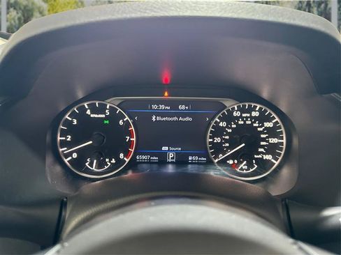Used 2024 Nissan Altima 2.5 SV FWD image 17