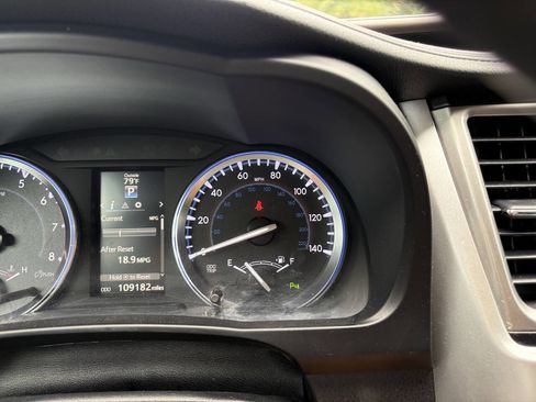 Used 2015 Toyota Highlander Limited image 15