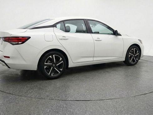 Used 2025 Nissan Sentra SV FWD image 9