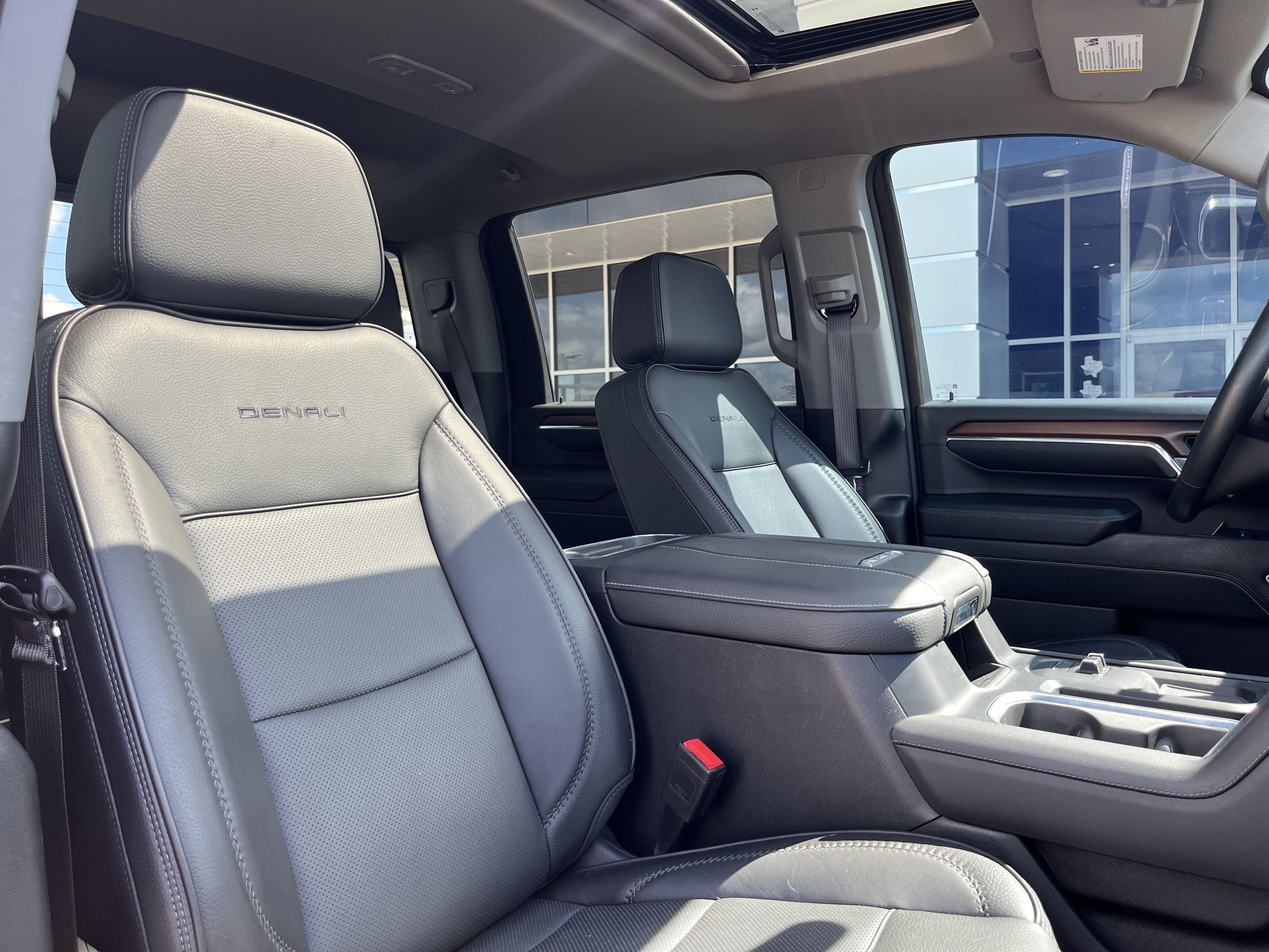 Used 2024 GMC Sierra 2500 Denali w/ Denali Reserve Package AWD/4WD image 18