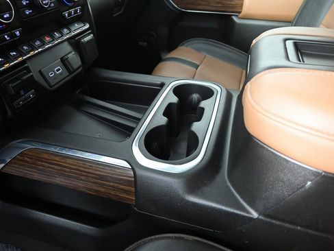 Used 2021 Chevrolet Silverado 1500 High Country w/ Technology Package image 38