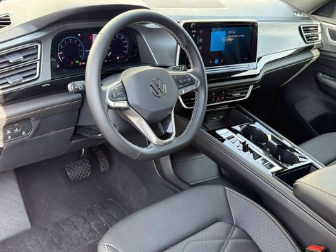 Used 2026 Volkswagen Atlas Cross Sport SE FWD image 4