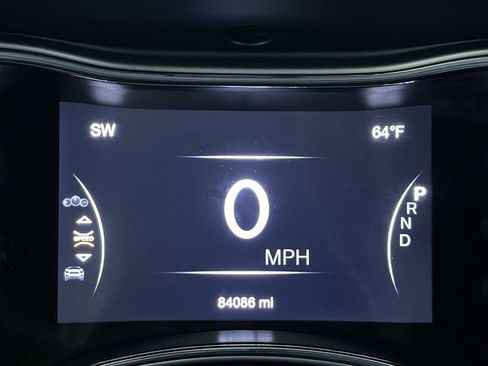 Used 2020 Jeep Grand Cherokee Altitude image 19