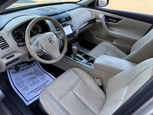 Used 2015 Nissan Altima 2.5 SL w/ Technology Package FWD image 11