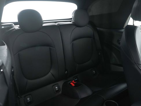 Used 2018 MINI Cooper S image 12