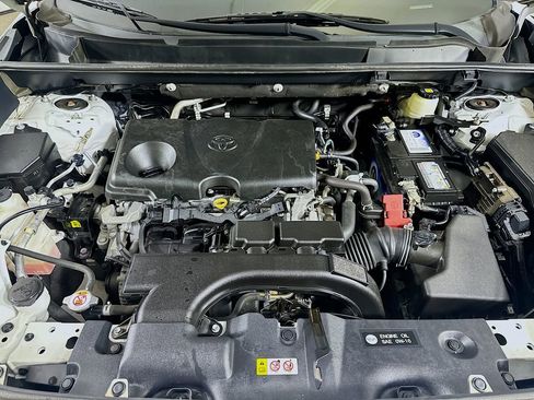 Used 2021 Toyota RAV4 XLE image 9