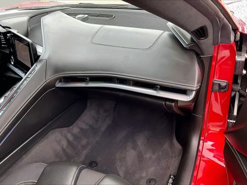 Used 2025 Chevrolet Corvette Z06 RWD image 16