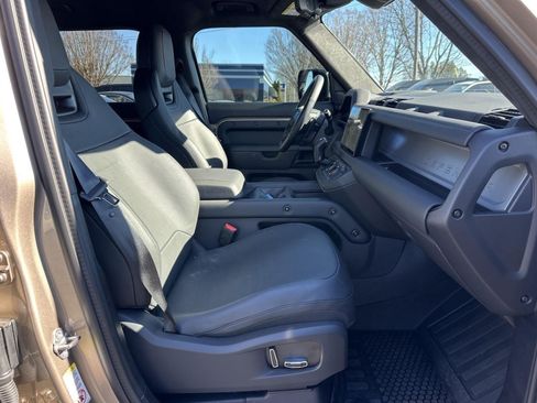 Used 2025 Land Rover Defender 110 AWD/4WD image 15