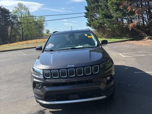 Used 2022 Jeep Compass Limited image 2