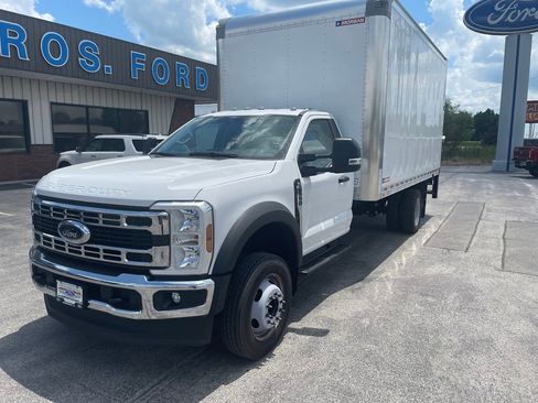 Used 2024 Ford F550 2WD Regular Cab Super Duty image 2