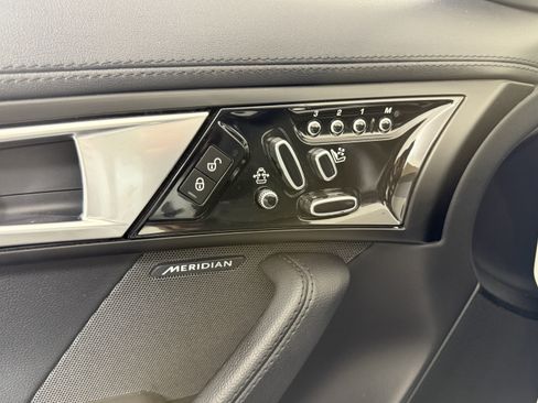Used 2015 Jaguar F-TYPE S image 13