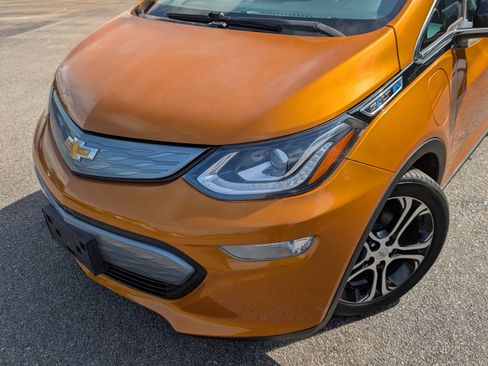 Used 2017 Chevrolet Bolt Premier w/ Driver Confidence II Package FWD image 13