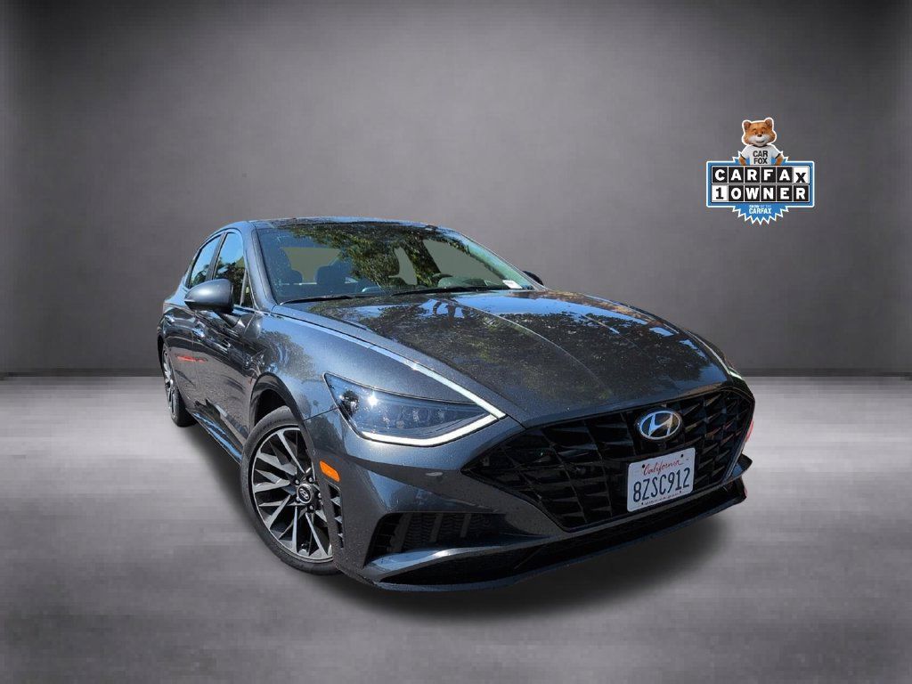 Used 2022 Hyundai Sonata Limited w/ Cargo Package FWD image 2