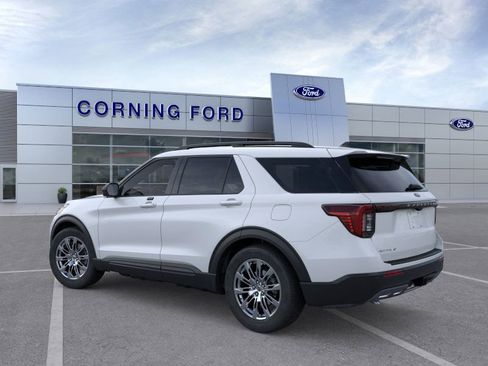 New 2026 Ford Explorer Active image 4