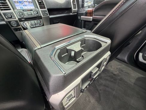 Used 2017 Ford F150 Platinum w/ Equipment Group 701A Luxury AWD/4WD image 38