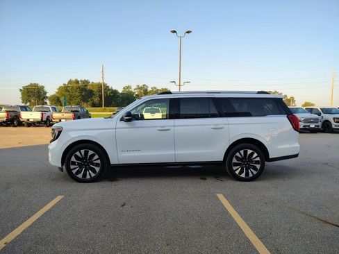 Certified 2025 Ford Expedition Max Platinum w/ Driver's Package AWD/4WD image 4