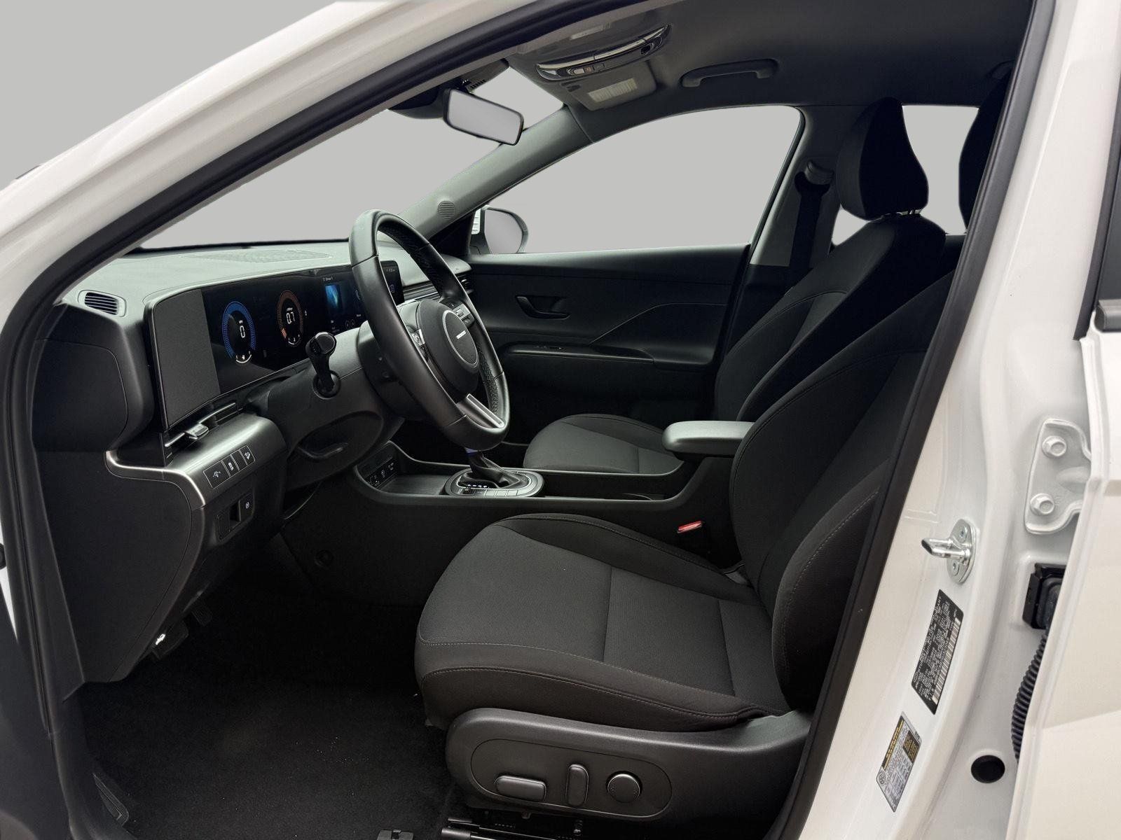 Used 2025 Hyundai Kona SEL AWD/4WD image 23