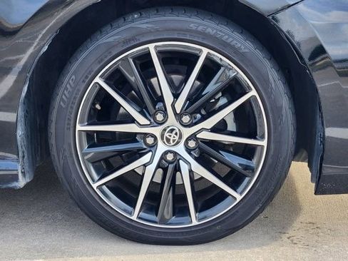 Used 2022 Toyota Camry SE image 10