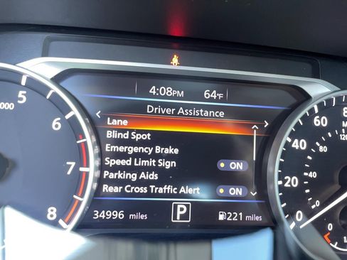 Used 2022 Nissan Sentra SV image 11