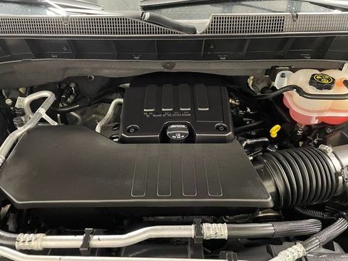 Used 2023 Chevrolet Silverado 1500 LT AWD/4WD image 23