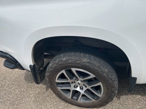 Used 2019 Chevrolet Silverado 1500 Custom Trail Boss w/ Custom Convenience Package image 4